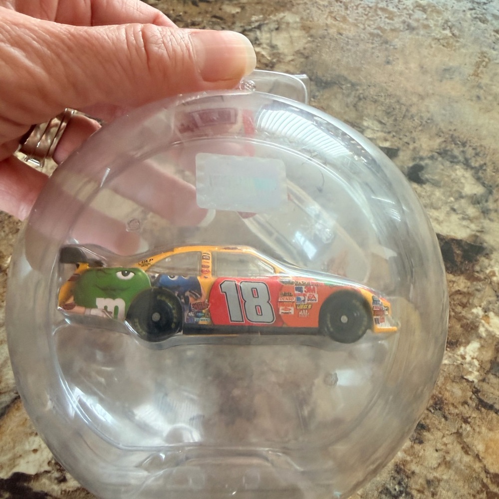 2008 Winners Circle #18 Kyle Busch M & M Christmas ornament  Brand New
